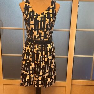 Tahari Arthur Levine A-Line Dress - size 6P excellent condition!